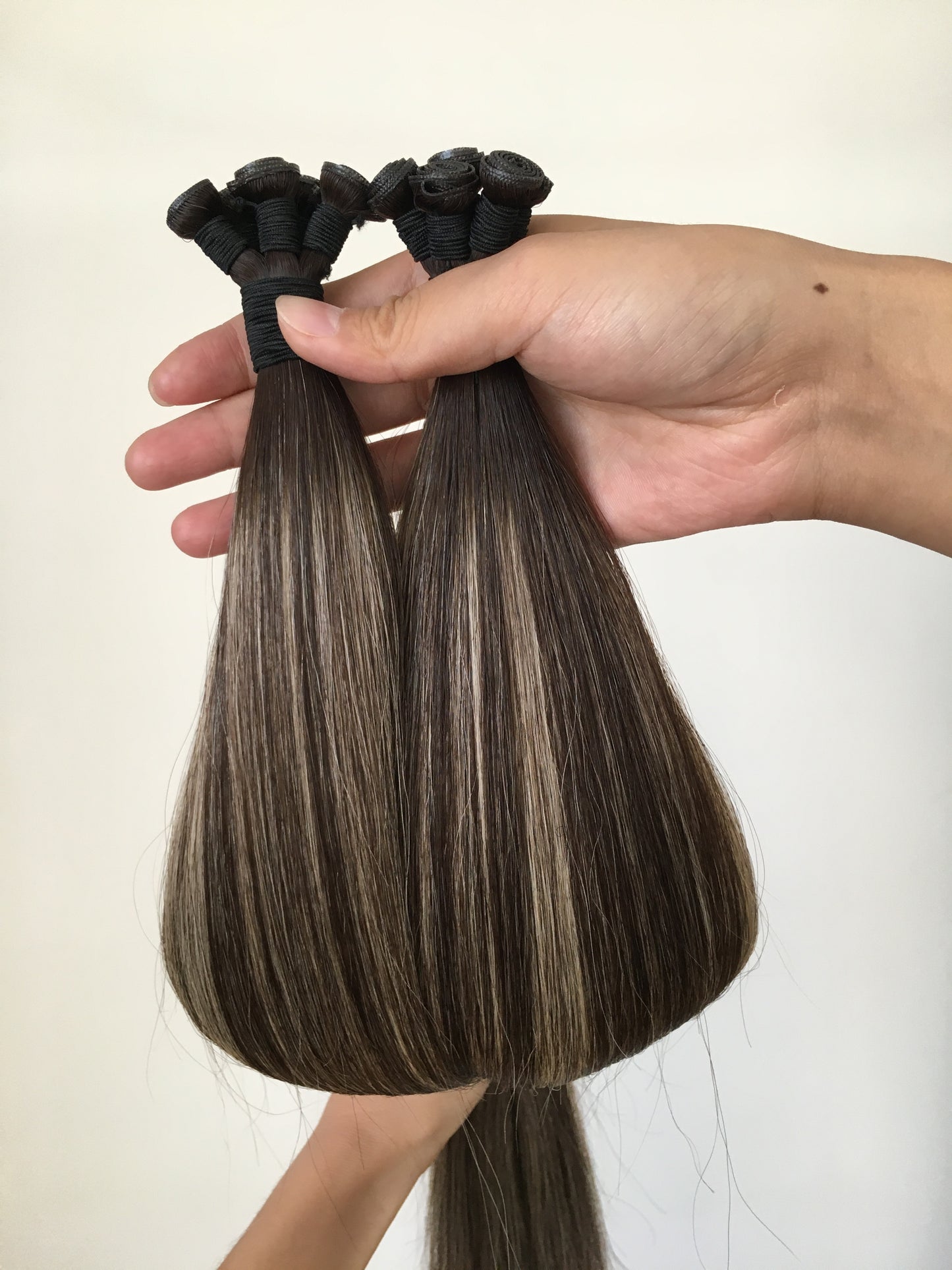 22inch 100g 5 wefts B2/22 Medium Brown with Blonde Highlights Balayage Genius Wefts In Stocks 100% Human Hair Double Drawn No Tangle No Shed Cuticle Intact