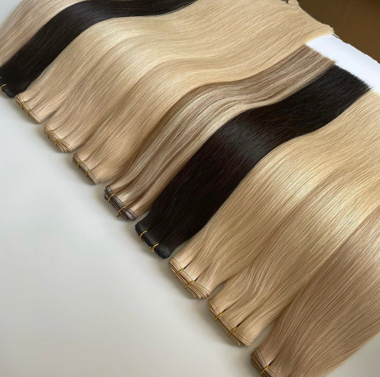 Flat Wefts Seamless Wefts 100g comes in 80cm width wefts Silk Russian Hair No Tangle No Shed