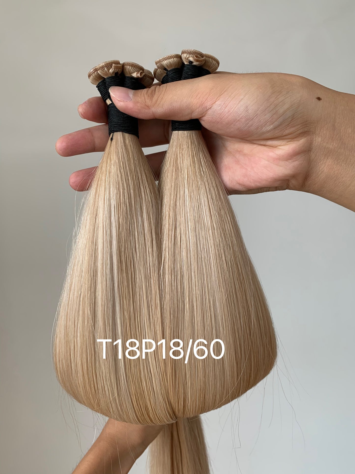 22inch 100g 5 wefts Genius Wefts T18P18/60 Butter Blonde Honey Blonde Slightly Rooted In Stocks 100% Human Hair Double Drawn Natural Straight Hair Extensions Pro