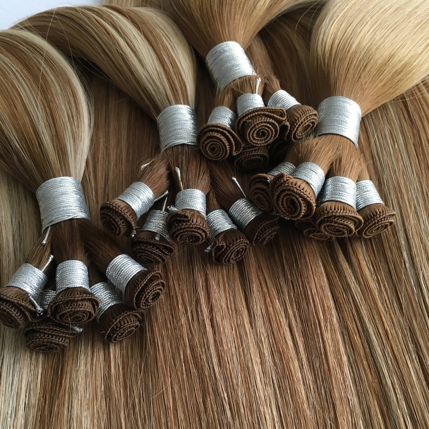 22 inch Hand Tied Wefts 100g Comes in 5 wefts